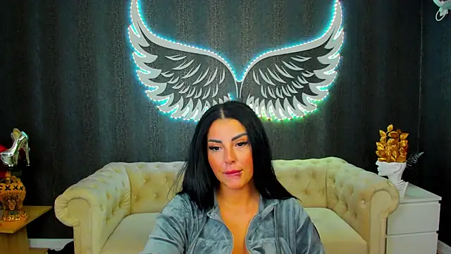 anemarieejolie online show from October 2025 05:43:01 PM