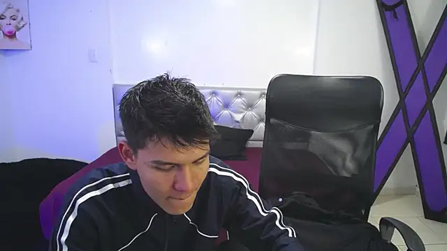 Snapshot of Zafiro_Chizuy chatting on December 2024 08:21:02 PM Zafiro Chizuy online show from December 2024 08:21:02 PM