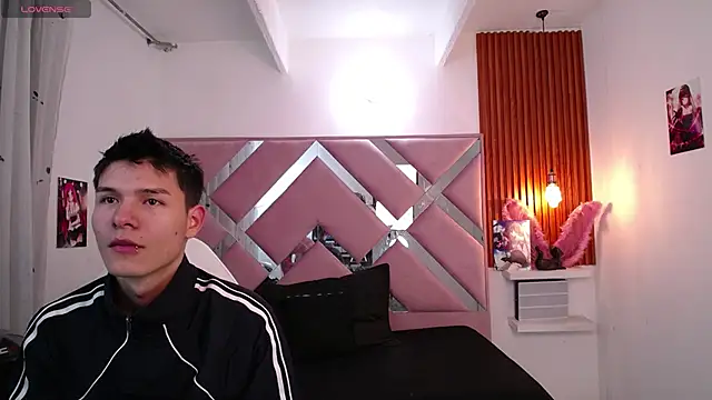 Snapshot of Zafiro_Chizuy chatting on December 2024 03:21:02 AM Zafiro Chizuy online show from December 2024 03:21:02 AM