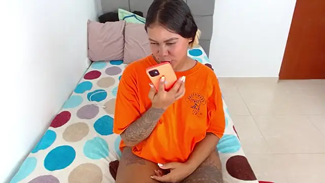Miranda-brow online show from October 2025 05:34:02 PM
