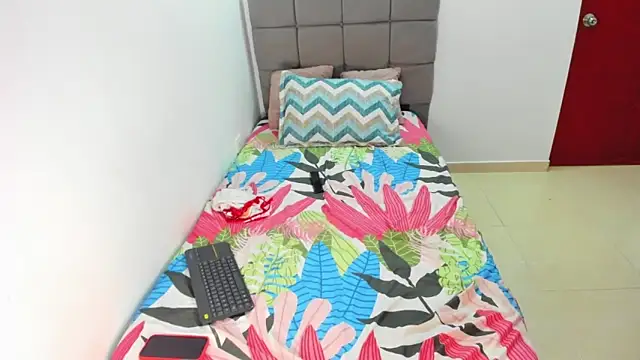 Miranda-brow online show from October 2025 02:43:01 AM