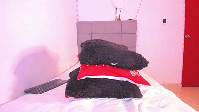 Miranda-brow online show from December 2025 04:29:01 AM