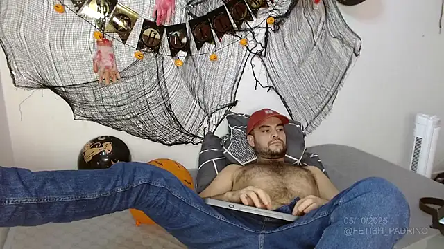Snapshot of fetish_padrino chatting on October 2025 12:56:02 AM fetish padrino online show from October 2025 12:56:02 AM