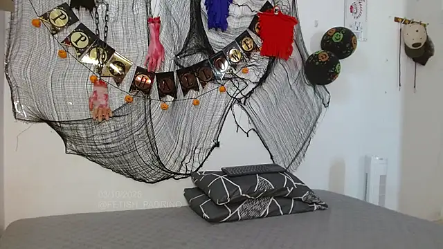 Snapshot of fetish_padrino chatting on October 2025 02:07:01 PM fetish padrino online show from October 2025 02:07:01 PM