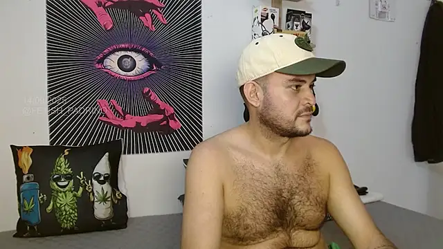 Snapshot of fetish_padrino chatting on September 2025 03:01:02 PM fetish padrino online show from September 2025 03:01:02 PM