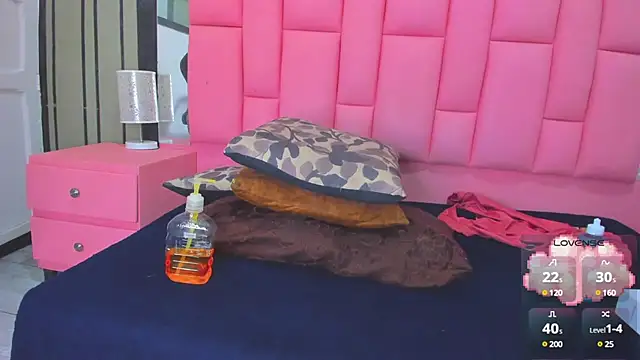 Snapshot of Ashleimoss chatting on March 2025 12:00:01 PM Ashleimoss online show from March 2025 12:00:01 PM