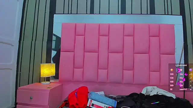 Snapshot of Ashleimoss chatting on February 2025 11:49:02 AM Ashleimoss online show from February 2025 11:49:02 AM