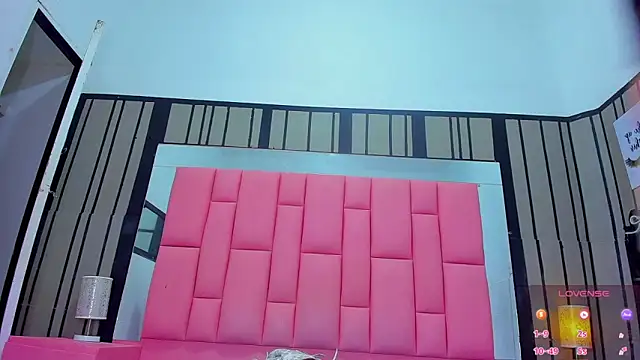 Snapshot of Ashleimoss chatting on March 2025 11:30:02 AM Ashleimoss online show from March 2025 11:30:02 AM