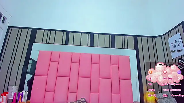 Snapshot of Ashleimoss chatting on February 2025 11:39:01 AM Ashleimoss online show from February 2025 11:39:01 AM