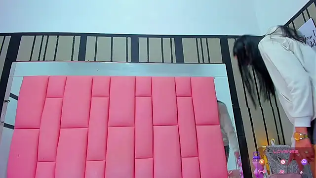 Snapshot of Ashleimoss chatting on March 2025 11:43:01 AM Ashleimoss online show from March 2025 11:43:01 AM