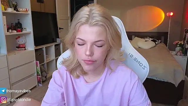 Maya Rave online show from April 2026 04:16:02 AM