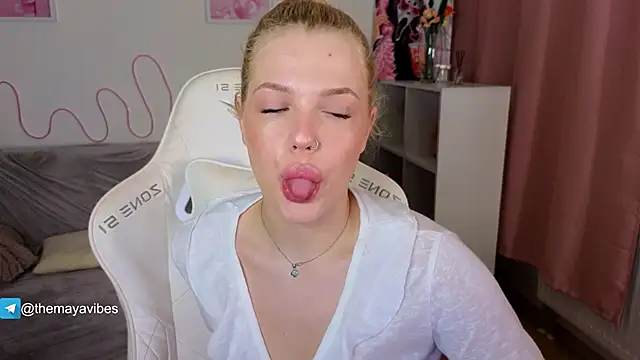 Maya Rave online show from February 2026 03:40:02 AM