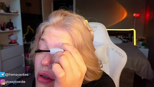 Maya Rave online show from April 2026 04:03:01 AM