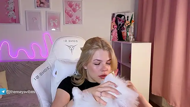 Maya Rave online show from February 2026 03:13:02 AM