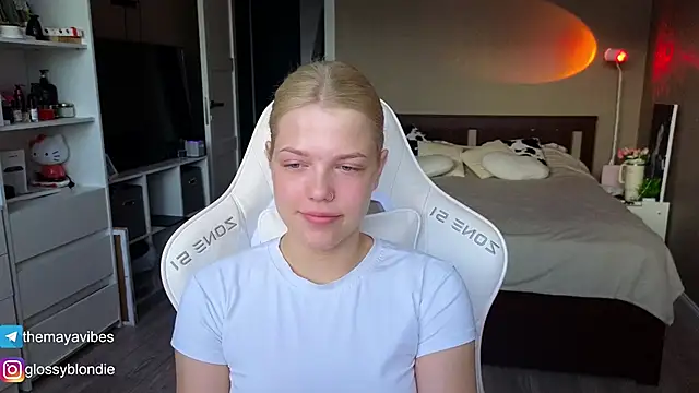 Maya Rave online show from May 2026 03:22:02 AM