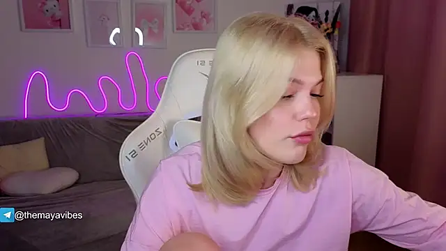 Maya Rave online show from February 2026 03:27:01 AM