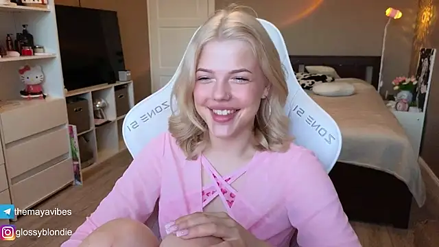 Maya Rave online show from April 2026 03:30:01 AM