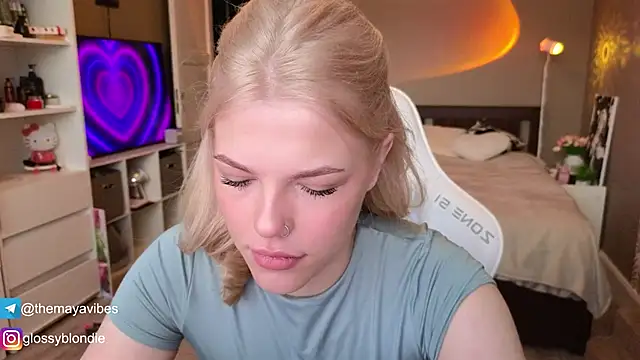 Maya Rave online show from April 2026 03:41:01 AM