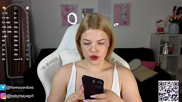 Maya Rave online show from October 2025 04:02:02 AM