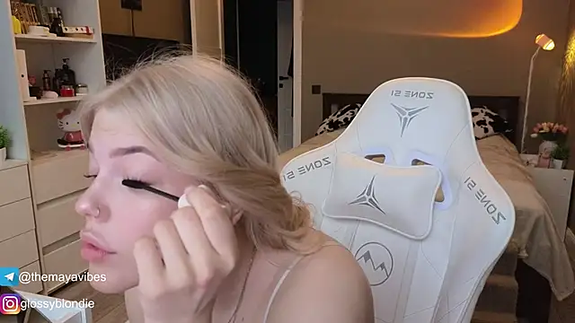 Maya Rave online show from April 2026 04:08:02 AM