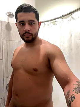 Snapshot of LATINMOBB chatting on November 2025 03:10:01 AM LATINMOBB online show from November 2025 03:10:01 AM