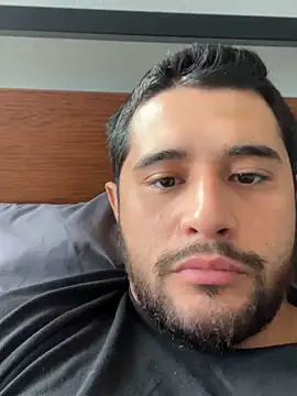 Snapshot of LATINMOBB chatting on December 2024 04:00:02 PM LATINMOBB online show from December 2024 04:00:02 PM