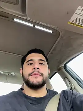 Snapshot of LATINMOBB chatting on December 2024 07:33:02 PM LATINMOBB online show from December 2024 07:33:02 PM