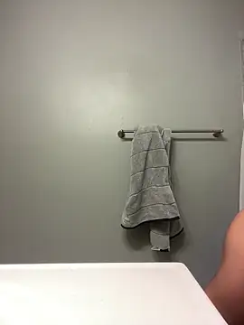 Snapshot of LATINMOBB chatting on December 2024 08:27:01 AM LATINMOBB online show from December 2024 08:27:01 AM