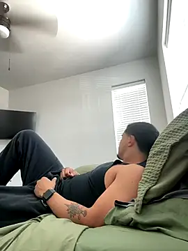 Snapshot of LATINMOBB chatting on September 2025 06:25:02 PM LATINMOBB online show from September 2025 06:25:02 PM