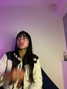 Snapshot of bonnie_18x chatting on February 2025 02:35:02 AM bonnie 18x online show from February 2025 02:35:02 AM