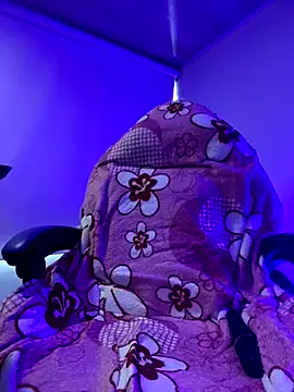 Snapshot of bonnie_18x chatting on November 2025 09:37:01 PM bonnie 18x online show from November 2025 09:37:01 PM