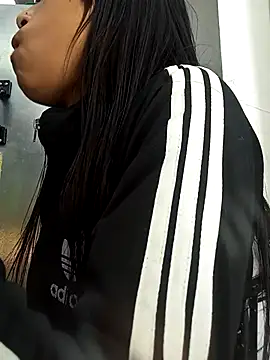 Snapshot of bonnie_18x chatting on November 2025 11:52:01 PM bonnie 18x online show from November 2025 11:52:01 PM