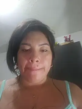 steisy325 online show from December 2025 10:16:01 PM