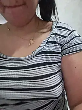 steisy325 online show from April 2026 02:35:02 PM