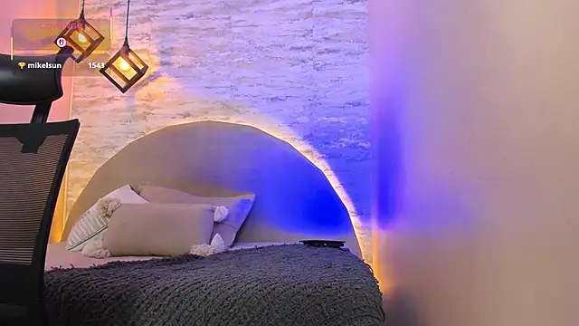 Aron Bolt online show from March 2026 05:03:01 PM