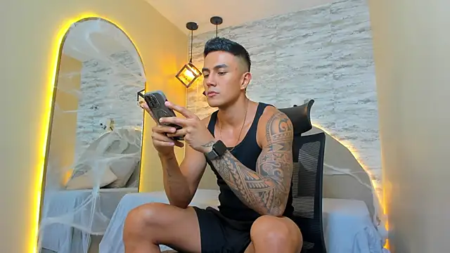 Aron Bolt online show from October 2025 09:06:01 PM