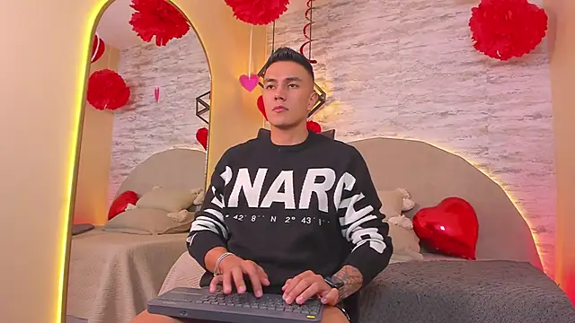 Aron Bolt online show from February 2026 12:15:02 PM