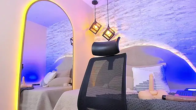 Aron Bolt online show from April 2026 07:45:01 AM