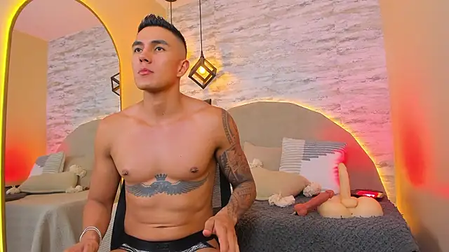 Aron Bolt online show from March 2026 03:42:01 AM