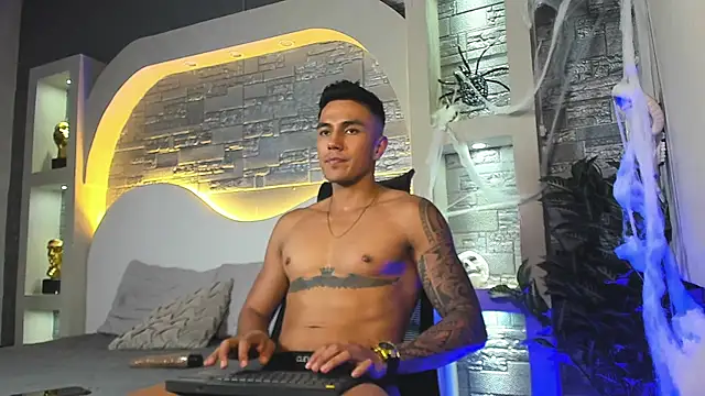 Aron Bolt online show from November 2025 08:36:01 PM