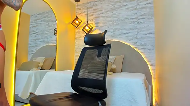 Aron Bolt online show from November 2025 02:26:01 AM