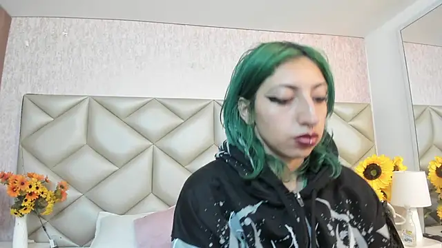 Im gaia online show from November 2025 12:16:02 PM