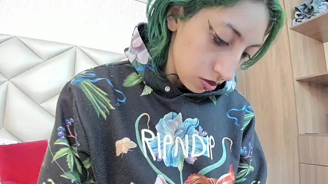 Im gaia online show from November 2025 12:31:01 PM