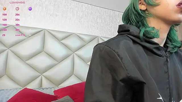 Im gaia online show from November 2025 12:09:01 PM