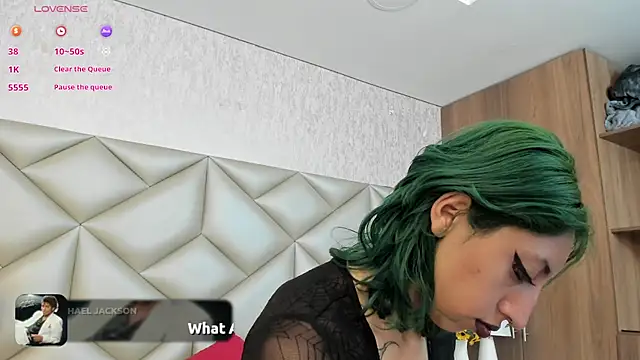 Im gaia online show from November 2025 12:09:01 PM