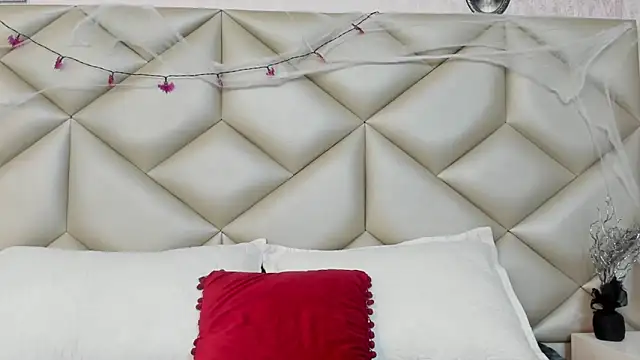 Im gaia online show from November 2025 01:16:01 PM