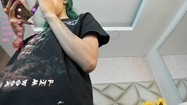 Im gaia online show from November 2025 12:09:01 PM