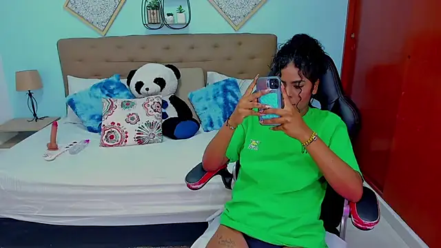 Edelaine rogers online show from March 2026 05:37:02 AM