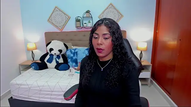 Edelaine rogers online show from November 2025 05:07:02 AM