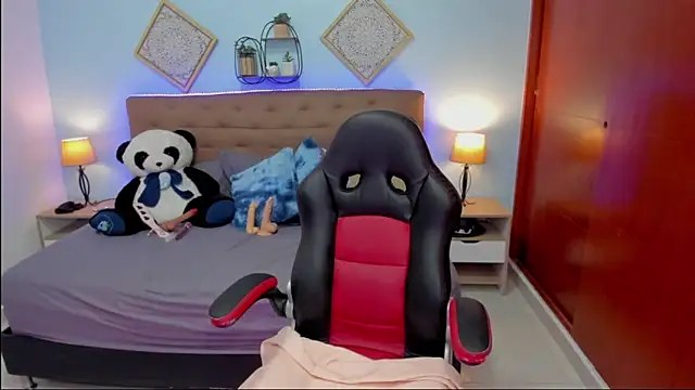 Edelaine rogers online show from November 2025 06:03:02 AM